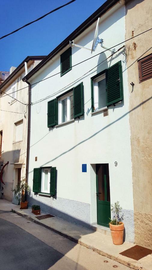 Apartment Vrbenka Vrbnik Exterior photo